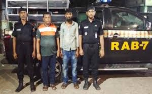 চট্টগ্রামে চোরাই বিটুমিনসহ আটক ২ 