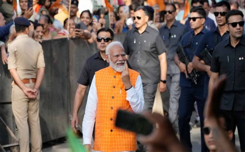 ভোট দিয়েছেন মোদি 