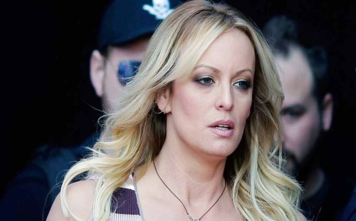 ট্রাম্পের সঙ্গে ‘সেক্স’ করেছিলেন পর্ণতারকা স্টর্মি 