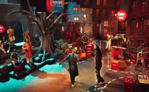 বিতর্কে ‘মালো মা’ 