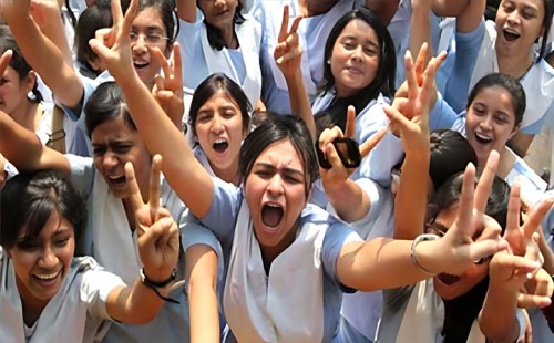 এসএসসিতে বেড়েছে পাসের হার 