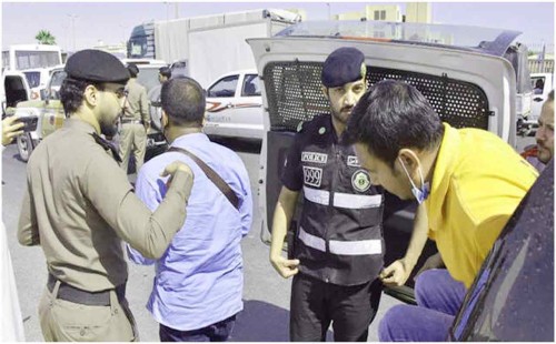 সৌদিতে এক সপ্তাহে ১৯ হাজারের বেশি অভিবাসী গ্রেফতার 