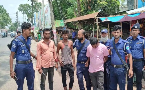 মহাসড়কে চলছে চালকদের ডোপ টেস্ট 