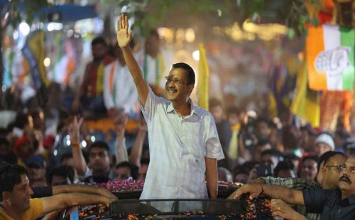 কংগ্রেসের প্রচারে কেজরিওয়াল, জামিনে ক্ষুব্ধ অমিত 