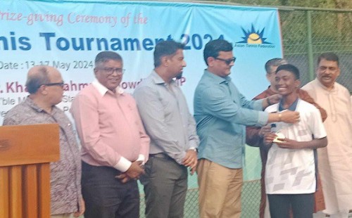 অনূর্ধ্ব-১৪ টেনিসে চ্যাম্পিয়ন বাংলাদেশের কাব্য 