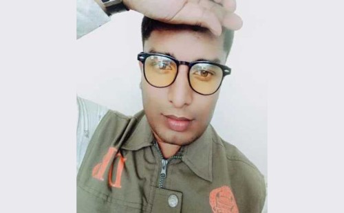 ঘুষ নিতে এসে বাড়িতে আটকা পুলিশ কনস্টেবল 