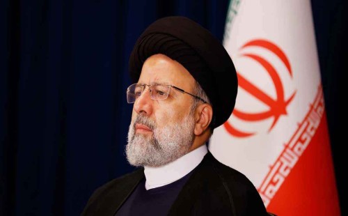 দুর্ঘটনাকবলিত ইরানের প্রেসিডেন্টের হেলিকপ্টারের ‘সন্ধান মেলেনি’ 