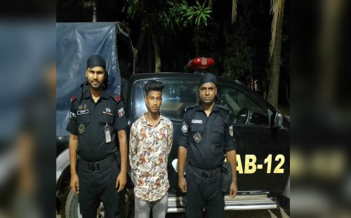 স্কুলছাত্রীকে ধর্ষণের পর বিদেশ পালাতে পাসপোর্ট তৈরি 