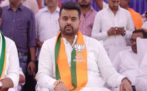 যৌন কেলেঙ্কারির মামলায় গ্রেফতার প্রোজ্জ্বল রেভান্না 