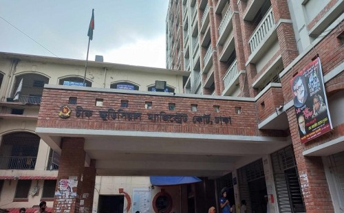 হাজিরা দিতে এসে আসামির মৃত্যু 