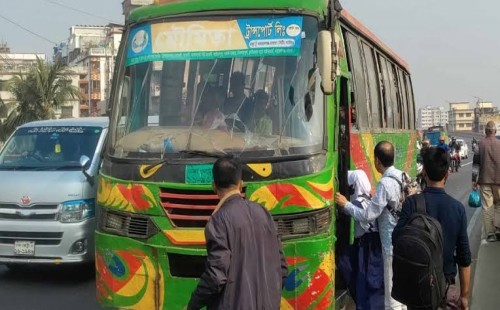 হানিফ ফ্লাইওভারে যাত্রী উঠানামা করায় ১৯টি বাসের বিরুদ্ধে মামলা 