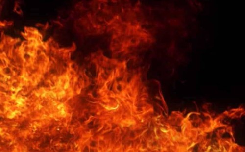 উত্তরপ্রদেশে শর্ট সার্কিট থেকে সিনেমা হলে আগুন 