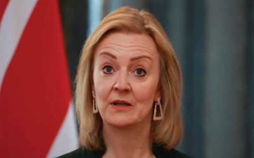 যুক্তরাজ্যের সাবেক প্রধানমন্ত্রী হেরেছেন নিজ আসনেই 