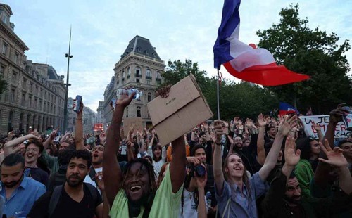 ফ্রান্সে নির্বাচনে বাম জোটের জয় 