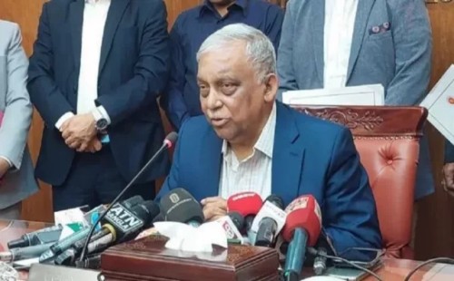 সাবেক স্বরাষ্ট্রমন্ত্রী ও তার পরিবারের ব্যাংক হিসাব জব্দ 