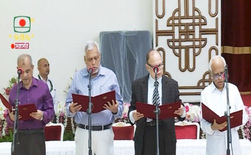 শপথ নিলেন আরও ৪ উপদেষ্টা 
