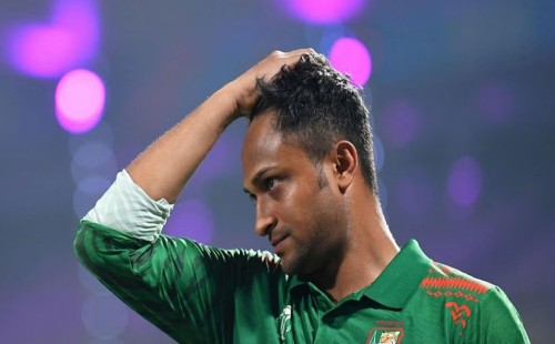 সাকিবকে ক্রিকেট থেকে বাদ দিয়ে দেশে ফেরাতে লিগ্যাল নোটিশ 