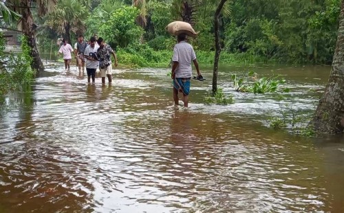 চাঁদপুরে আশ্রয়কেন্দ্রে পাঁচ শতাধিক পরিবার 