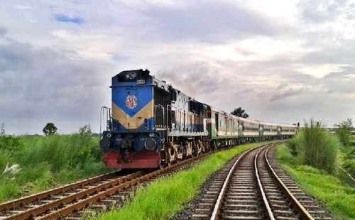 ৫ দিন পর চট্টগ্রামের সঙ্গে ট্রেন যোগাযোগ শুরু 