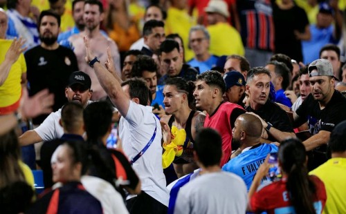 দর্শকদের সঙ্গে মারামারি, উরুগুয়ের ১৬ ফুটবলারের কড়া শাস্তি 