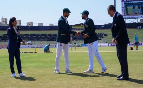 পাকিস্তানের বিপক্ষে বোলিংয়ে বাংলাদেশ 