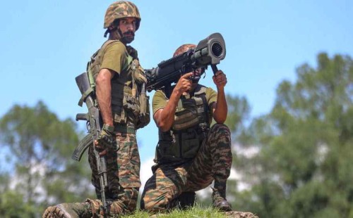 কাশ্মীরে মধ্যরাতে সেনা অভিযান, নিহত ২ 