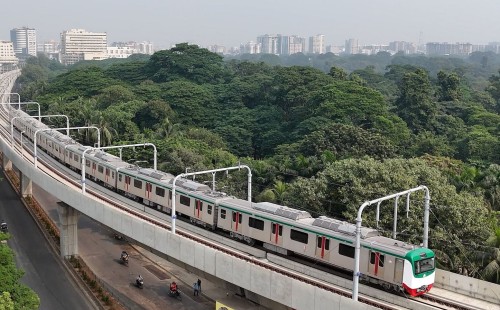 ১১ ঘণ্টা পর উত্তরামতিঝিল মেট্রোরেল চলাচল শুরু 