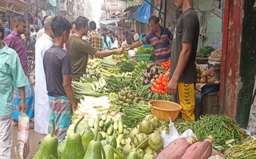 কাঁচা মরিচের কেজি ৪০০, সবজির দামও চড়া 