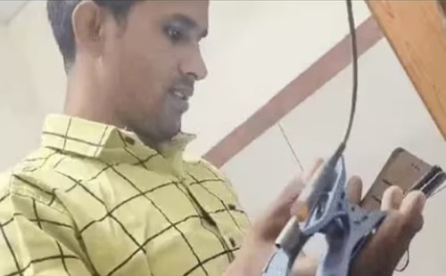 ইউটিউব দেখে ইসিজি করলেন ওয়ার্ড বয় 