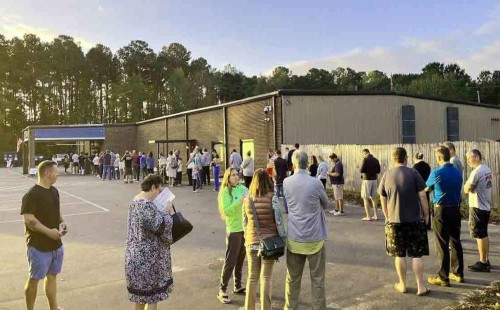 গণতন্ত্র ও অর্থনীতিকে গুরুত্ব দিয়েছেন মার্কিন ভোটাররা 