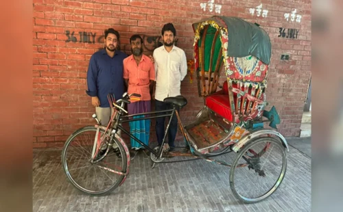 গণভবন জাদুঘরে শহীদ নাফিজের দেহ বহনকারী রিকশা 