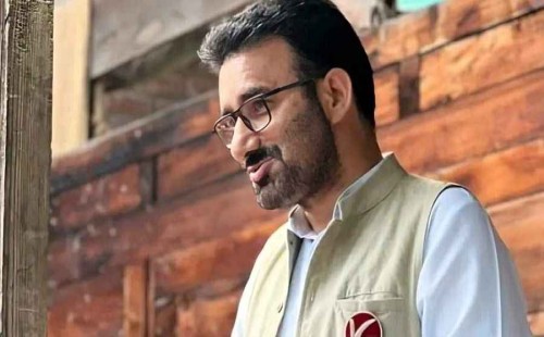 কাশ্মীরের এমপি জঙ্গি হতে চেয়েছিলেন! 