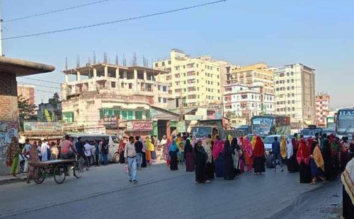 আবারও ঢাকা-ময়মনসিংহ মহাসড়কে শ্রমিকরা 