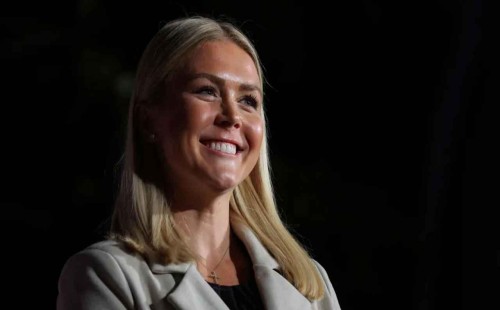 হোয়াইট হাউসের সর্বকনিষ্ঠ প্রেস সেক্রেটারি ক্যারোলিন 