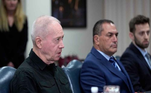 পরোয়ানা মাথায় নিয়ে যুক্তরাষ্ট্রে গ্যালান্ট 