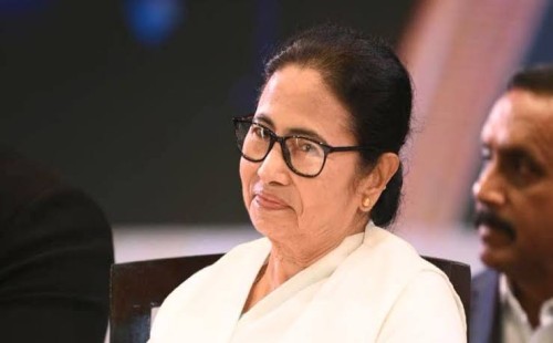 বাংলাদেশ-ভারত সচিব পর্যায়ের বৈঠকের দিন ফের মুখ খুললেন মমতা 