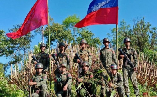 রাখাইনে বিদ্রোহীদের দখলে জান্তার আঞ্চলিক কমান্ড 