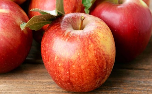 রক্তের চর্বি কমাতে আপেলের খোসার উপকারিতা 