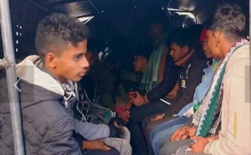 খেজুরের রস পান করে ‘জয় বাংলা‘ স্লোগান, ১৫ যুবক আটক 