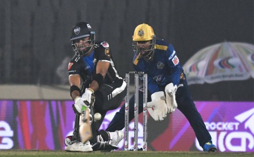 ঢাকার বিপক্ষে রংপুরের বড় সংগ্রহ 