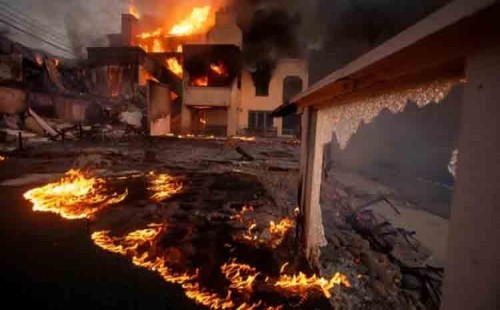 পুড়ছে লস অ্যাঞ্জেলেস, চলছে লুটপাট 