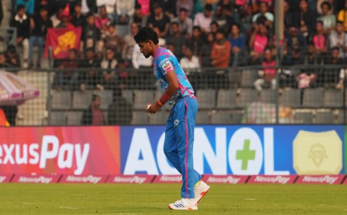 বিপিএলে খেলার মাঝেই মায়ের মৃত্যুর সংবাদ পেলেন খালেদ 