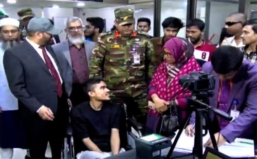 হাসপাতালে জুলাই অভ্যুত্থানে আহতদের ভোটার তথ্য হালনাগাদ শুরু ইসির 