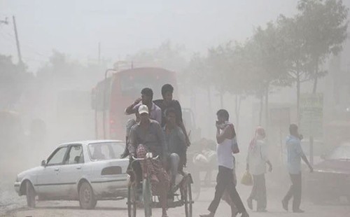 বায়ুদূষণে ঢাকা আজ ১ নম্বরে 