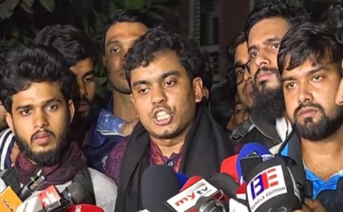 নিউমার্কেট থানা ঘেরাওয়ের ঘোষণা দিয়েছেন সাত কলেজ শিক্ষার্থীরা 