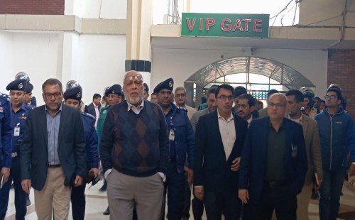 যাত্রীদের জিম্মি করে কর্মসূচি দুঃখজনক : রেলপথ উপদেষ্টা 