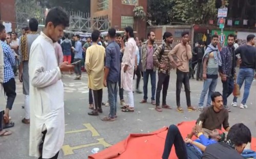 শিক্ষা মন্ত্রণালয়ের বিবৃতি প্রত্যাখ্যান, ‘চলবে’ তিতুমীরের অনশন 