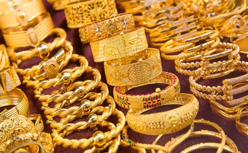 স্বর্ণের দাম দেড় লাখ ছুঁই ছুঁই 