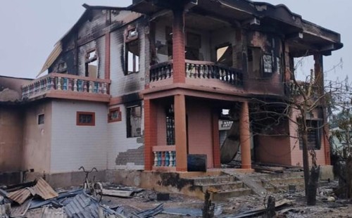 মায়ানমারে জান্তার নির্বিচার বিমান হামলা 