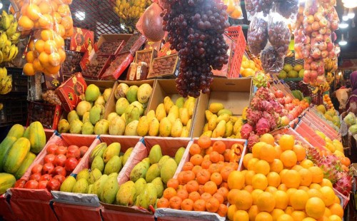 রমজানে ফলের বাজার স্থিতিশীল রাখতে শুল্ক-কর কমানোর পরিকল্পনা 